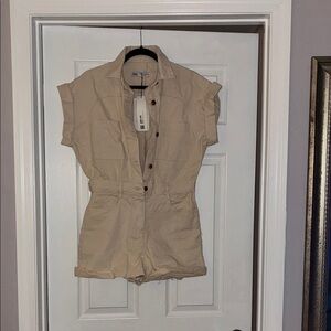 Closet sale! NWT Zara cream Button-Up Romper
